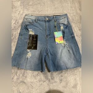 NWT!!! Élite jeans Elévate High rise mom shorts